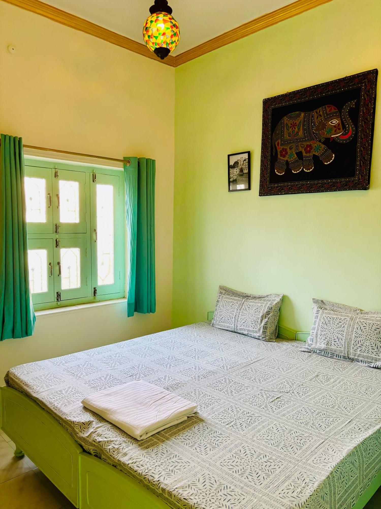 Hotel Tulsi Palace Пушкар Экстерьер фото